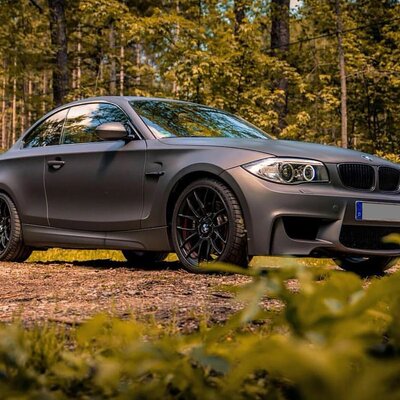 BMW-1er mit-Breyton-GTS-R-Matt-Black-Red-Undercut | © Breyton